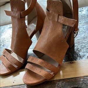 Stylish Tan Leather Heels